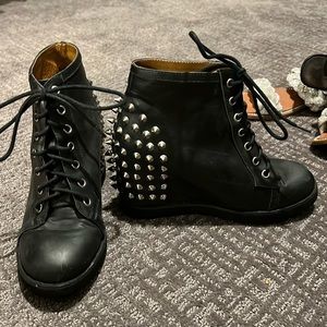 Jeffrey Campbell size 9 spiked lace-up hidden platform wedges